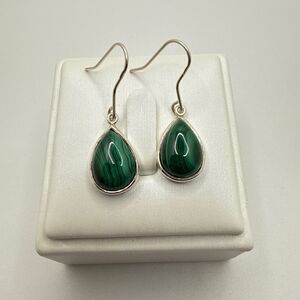 NWOT 10x13mm Pear cut malachite cabochons in sterling silver dangle earrings!
